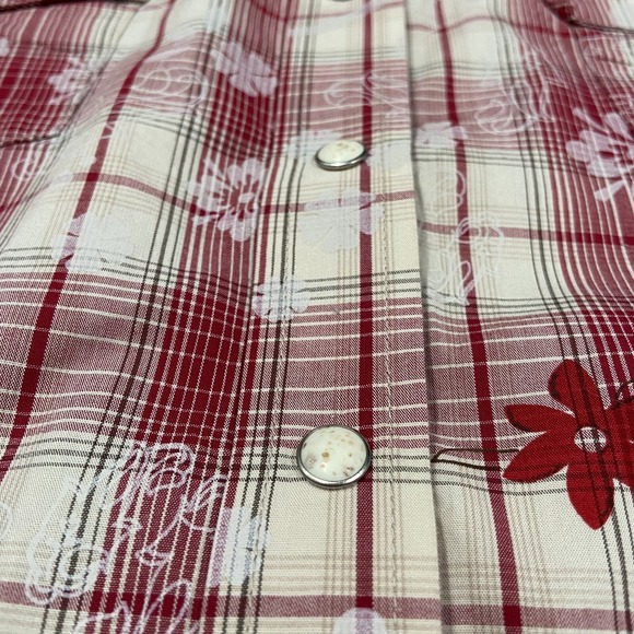 Walls Ranch Wear Western Shirt Womens Sz Medium Long Sleeve Red Roses Pearl Snap - Picture 6 of 7